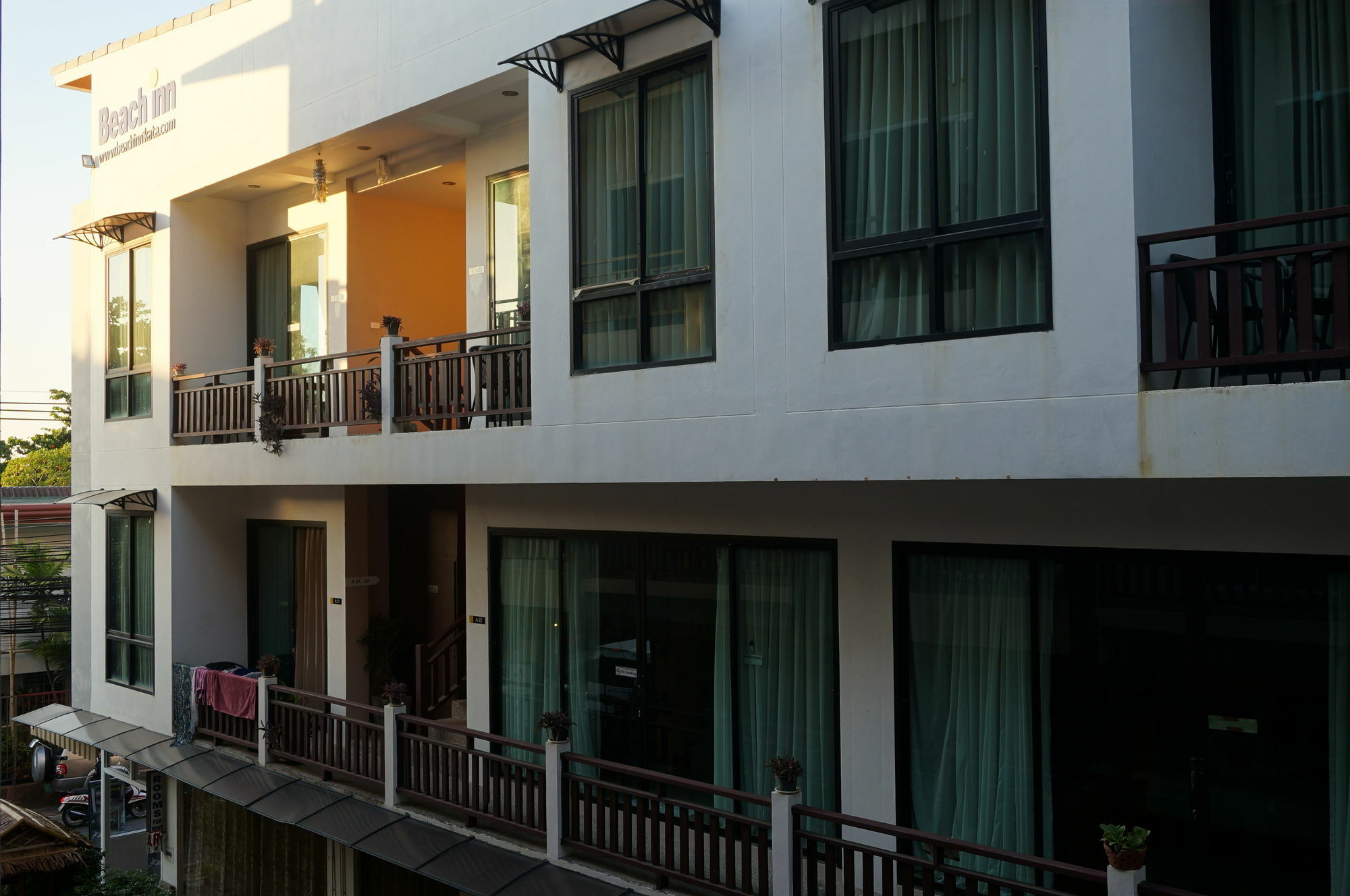 Kata Beachwalk Hotel And Bungalows Exterior foto