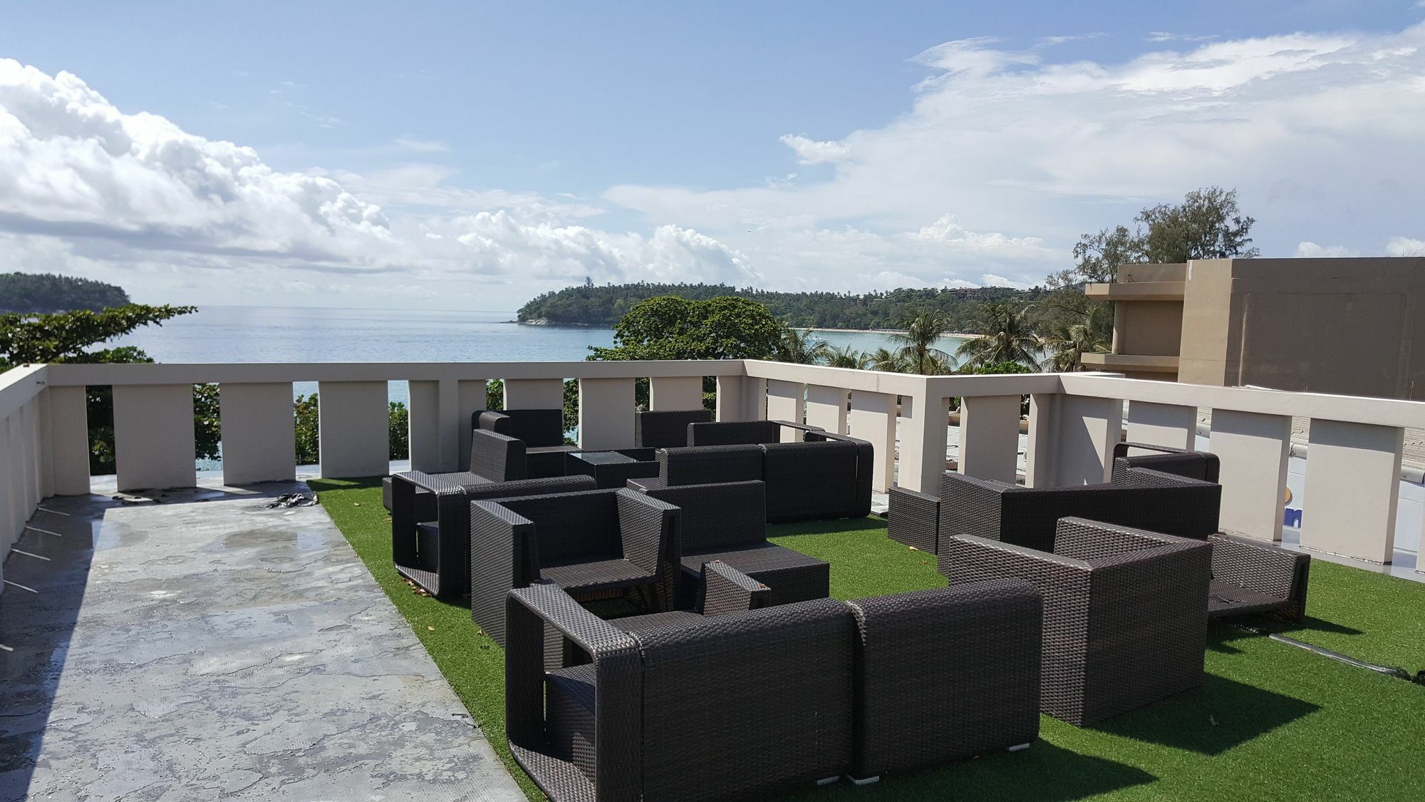 Kata Beachwalk Hotel And Bungalows Exterior foto