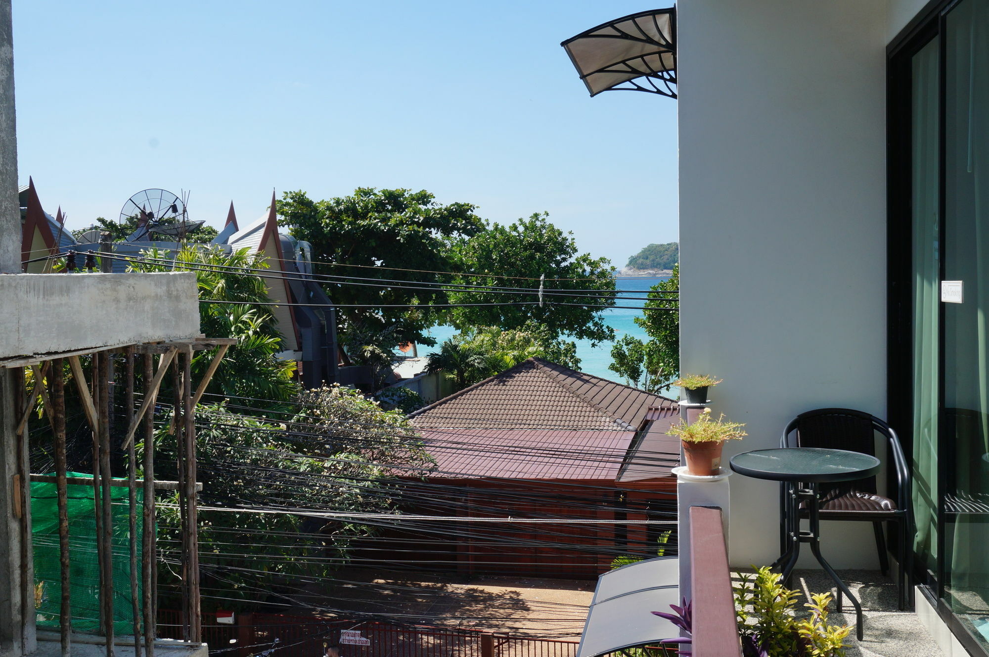Kata Beachwalk Hotel And Bungalows Exterior foto