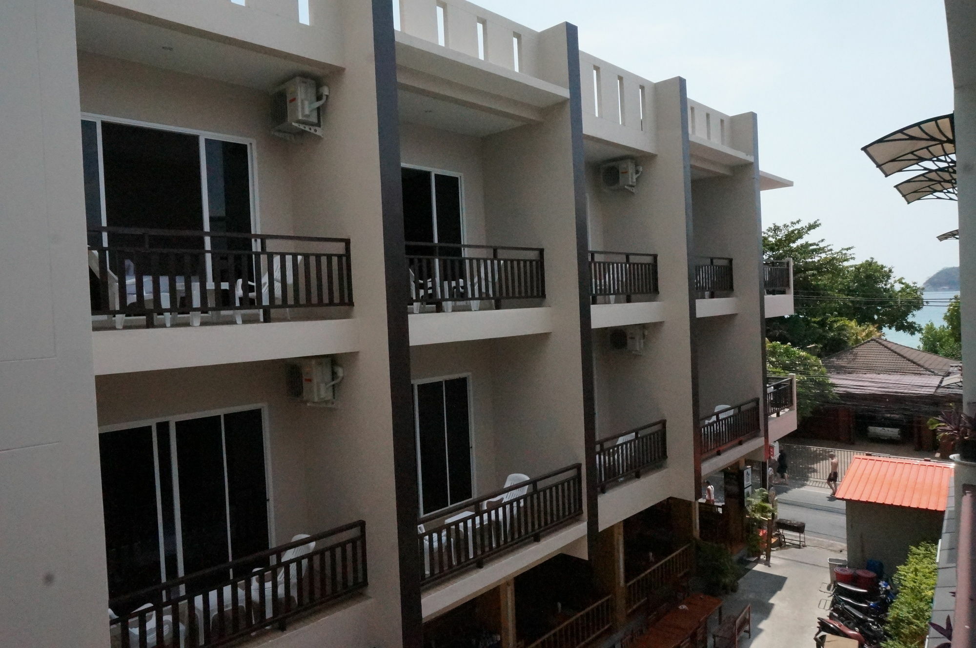Kata Beachwalk Hotel And Bungalows Exterior foto